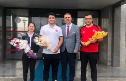 Dünya Şampiyonu Emircan Haney’e Coşkulu Karşılama!