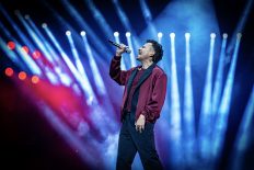 Konserlerinde sevenleriyle buluştu…