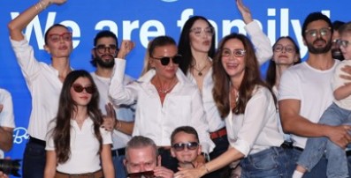 Yıldızlar Geçidi Gibi Açılış! Zeno Grup Optik Yeni Merkezini Defileyle Taçlandırdı