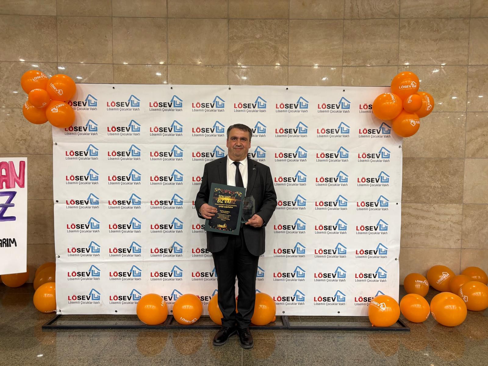 LÖSEV Yılın Basın Gönüllüsü Ödülü  Murat Demircan’a verildi